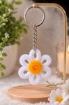 White Daisy Pipe Cleaner Keychain – Handmade Flower Bag Charm preview
